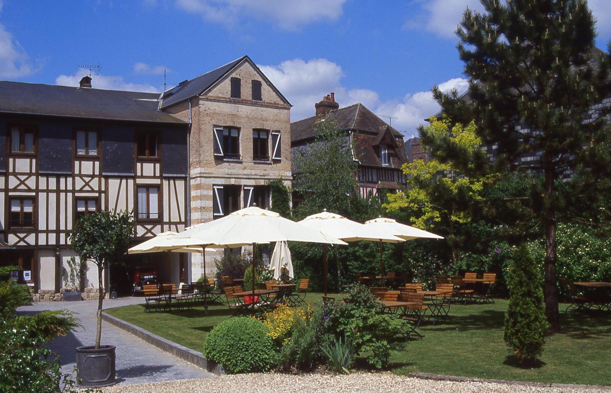 Hôtel La Licorne&Spa Lyons-la-Forêt Exterior foto