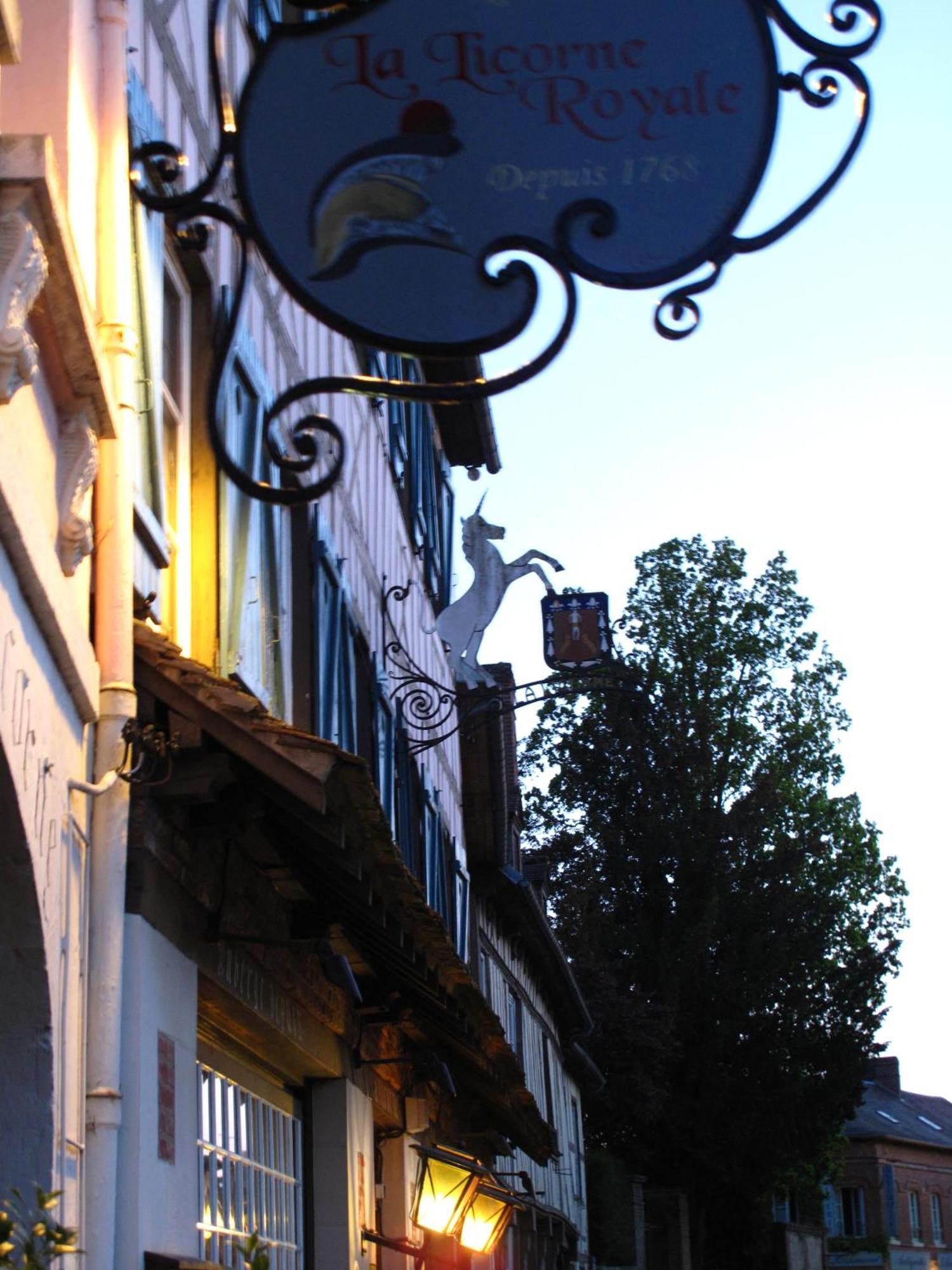Hôtel La Licorne&Spa Lyons-la-Forêt Exterior foto