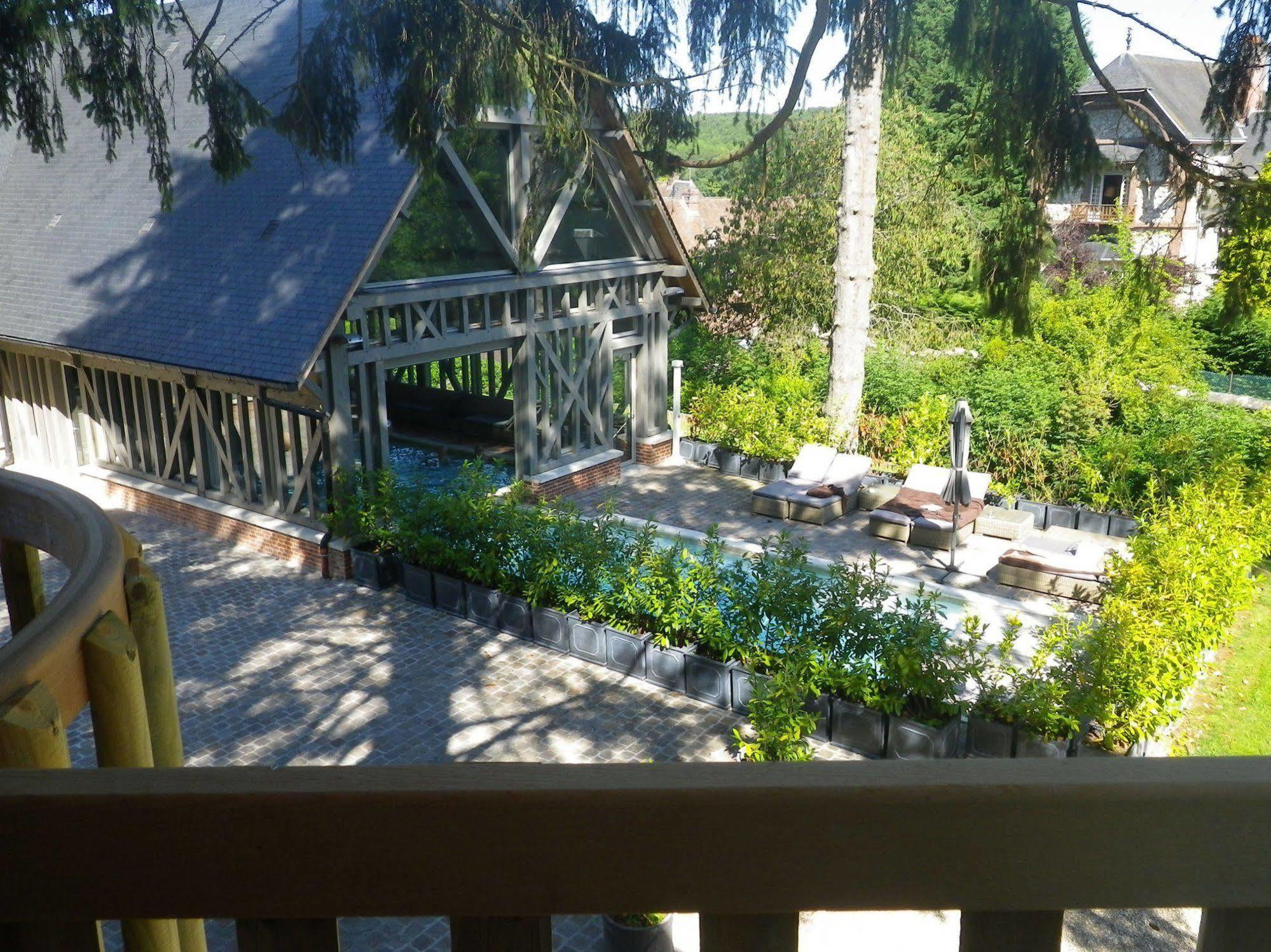 Hôtel La Licorne&Spa Lyons-la-Forêt Exterior foto